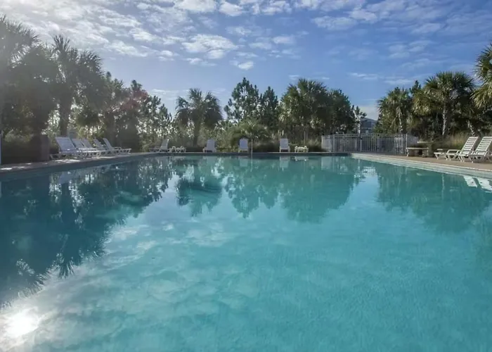Whispering Palms House Holiday home