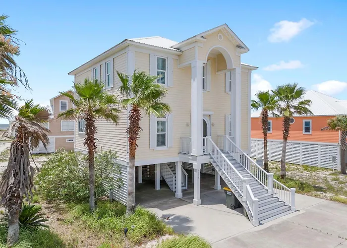 Holiday home Whispering Palms House *