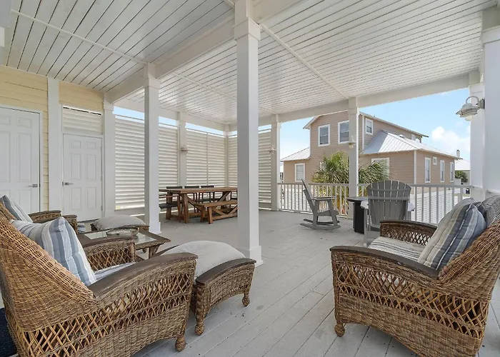 Holiday home Whispering Palms House Gulf Shores